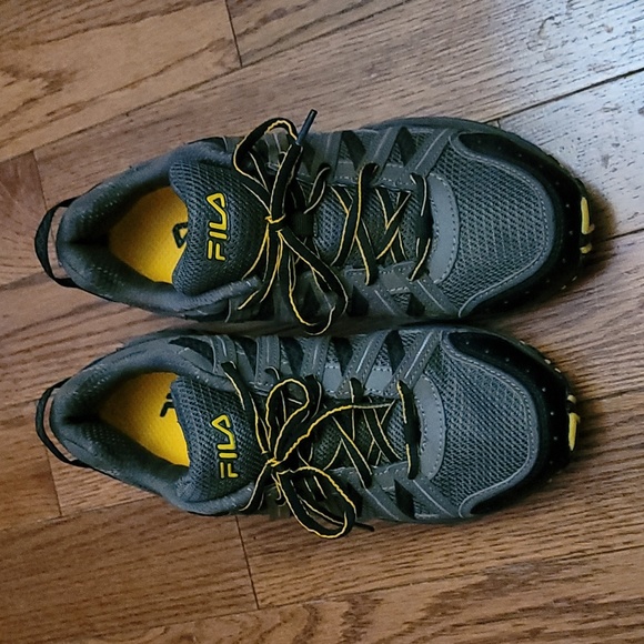 NEW FILA RUNNING SHOES - Picture 3 of 4